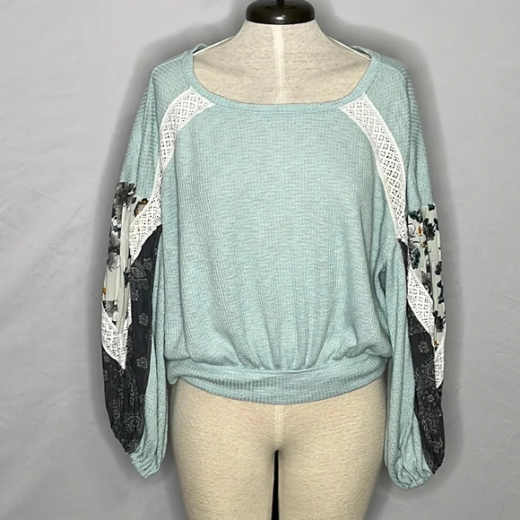 Free People Casual Clash Balloon Sleeve Top in Mint - Size Small - Picture 3 of 8